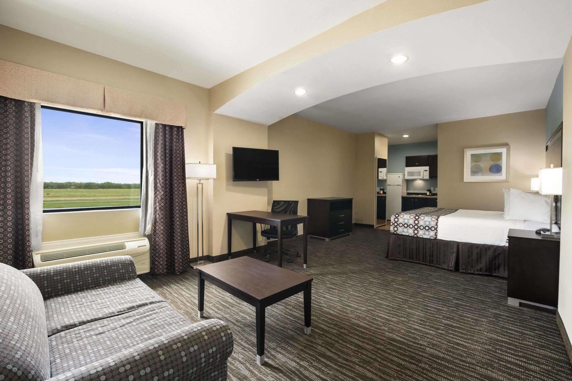 Days Inn Pearsall 外观 照片